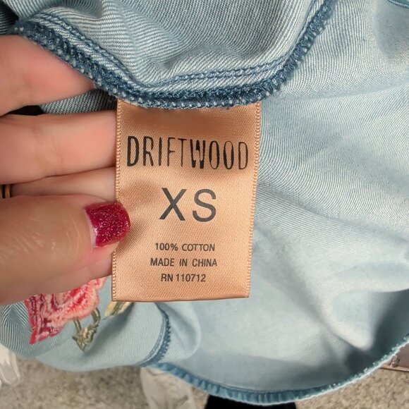 Driftwood Chambray Button Down X Small Embroidered Top Fitted Floral - Picture 9 of 10